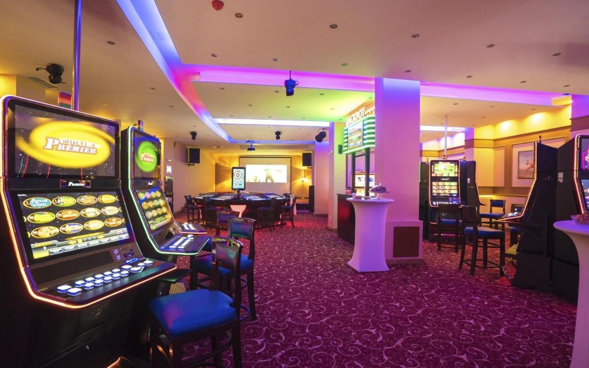 Hotel Orpheus - Casino And Spa Pamporovo Ngoại thất bức ảnh